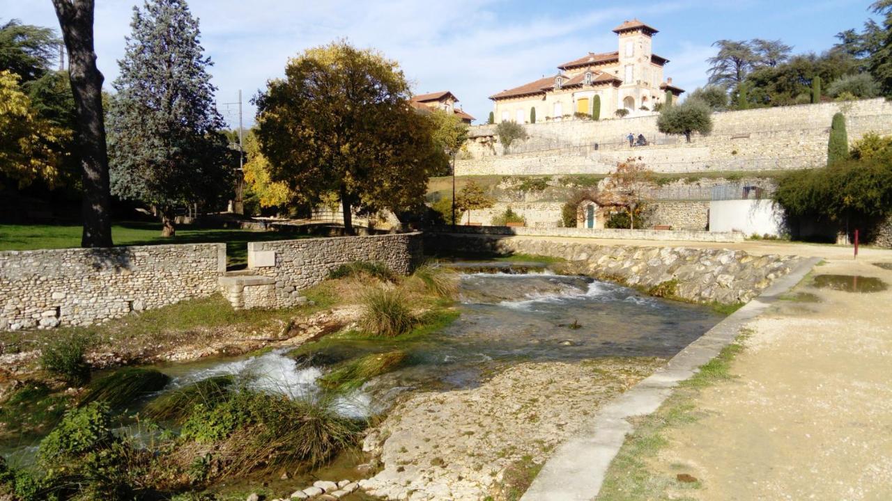 Bed and Breakfast L'Oustau Bonur Бур-Сент-Андеоль Экстерьер фото